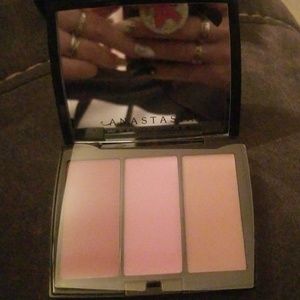 Anastasia Beverly Hills Makeup - Anastasia Beverly Hills blush trio Anastasia Beverly Hills Makeup - Anastasia Beverly Hills blush trio